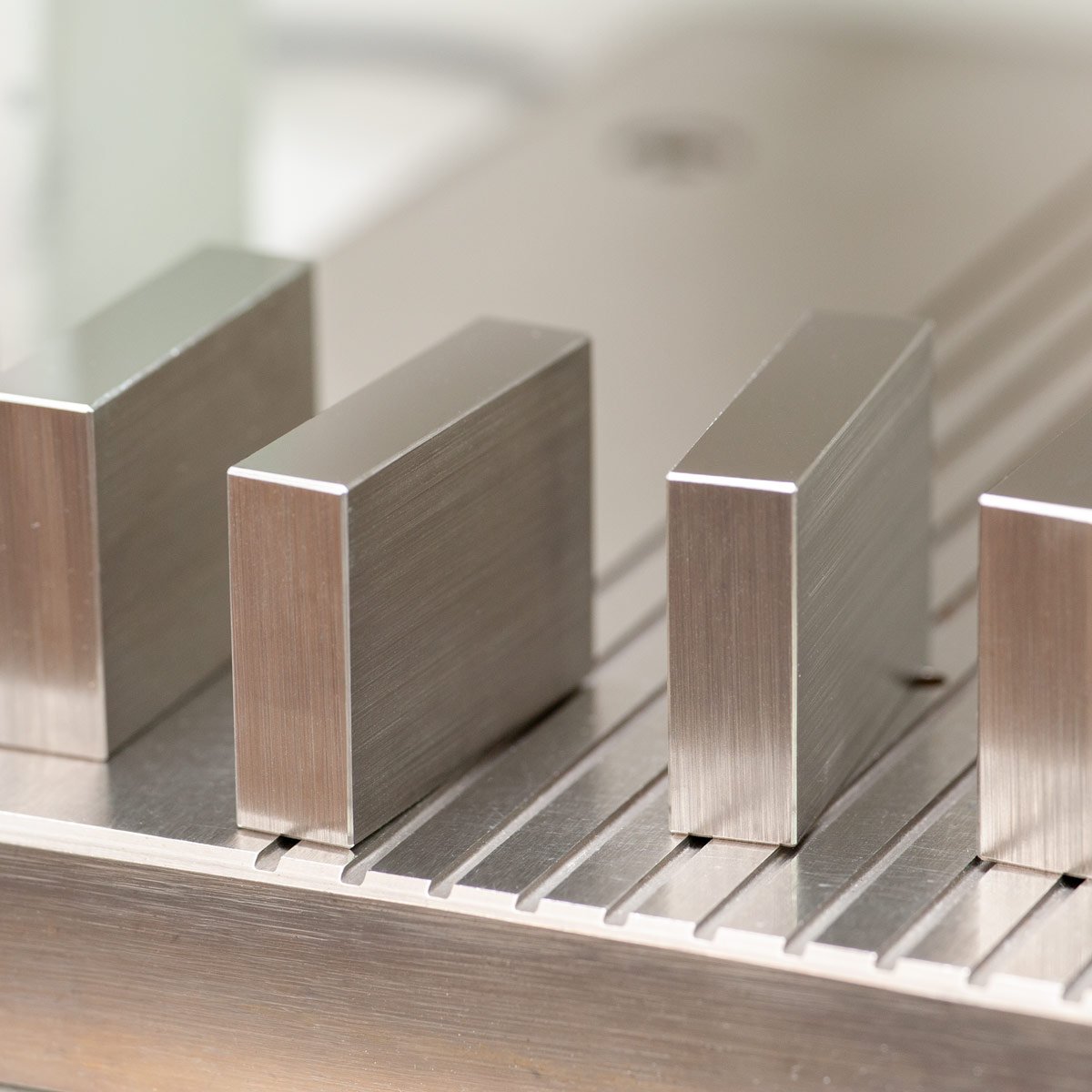 Gage-Blocks_square_01